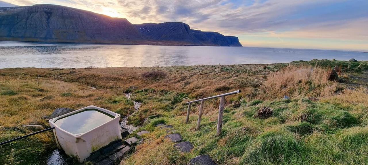 Dixon Cabin Nr. 7 / Dixon Sumarhus Nr. 7 @Kirkjubraut Tálknafjörður Eksteriør bilde